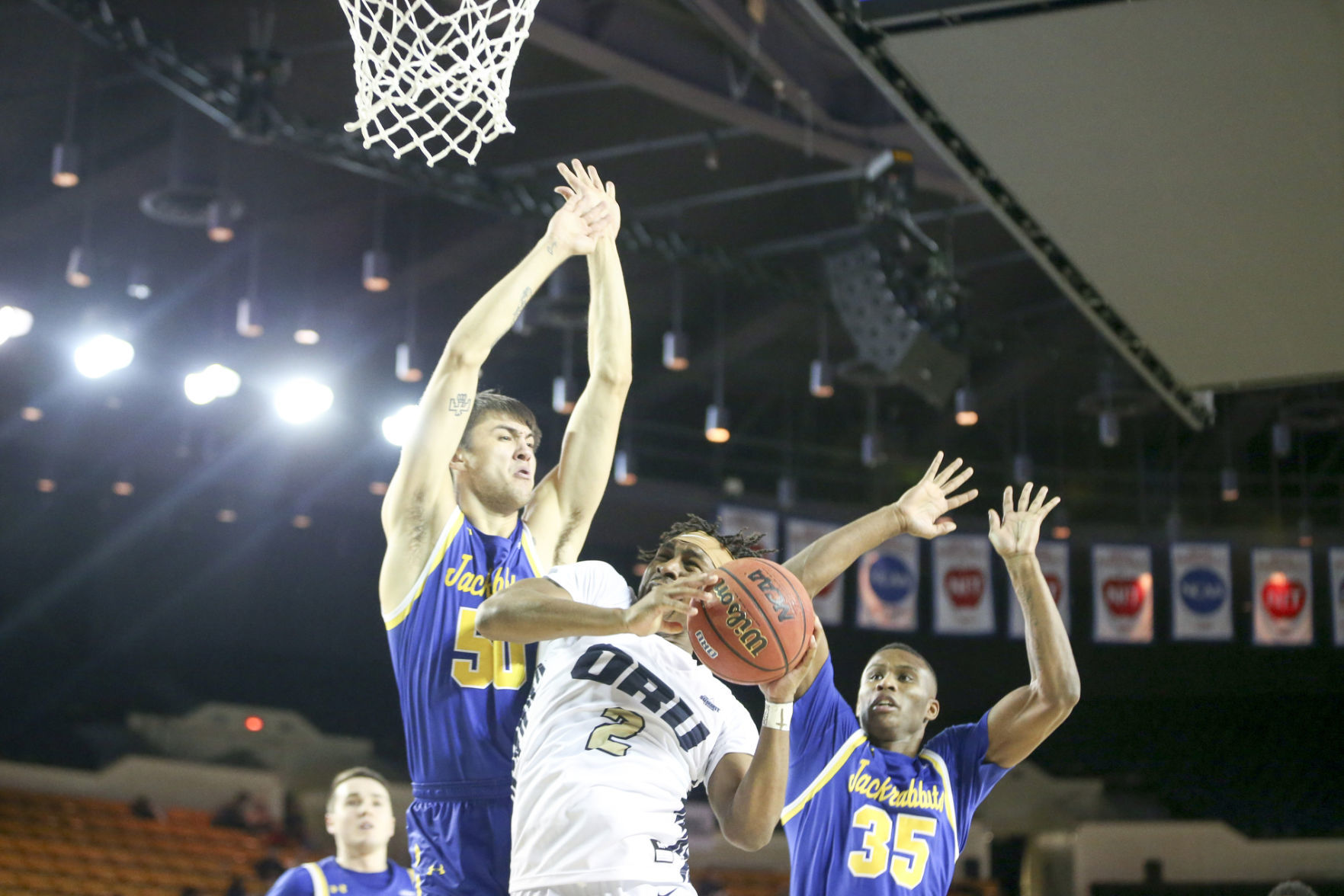 Oral Roberts Golden Eagles vs South Dakota State Jackrabbits